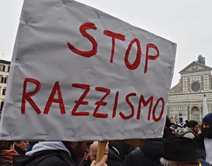 Abbiamo bisogno di un'emergenza per affrontare il razzismo ...