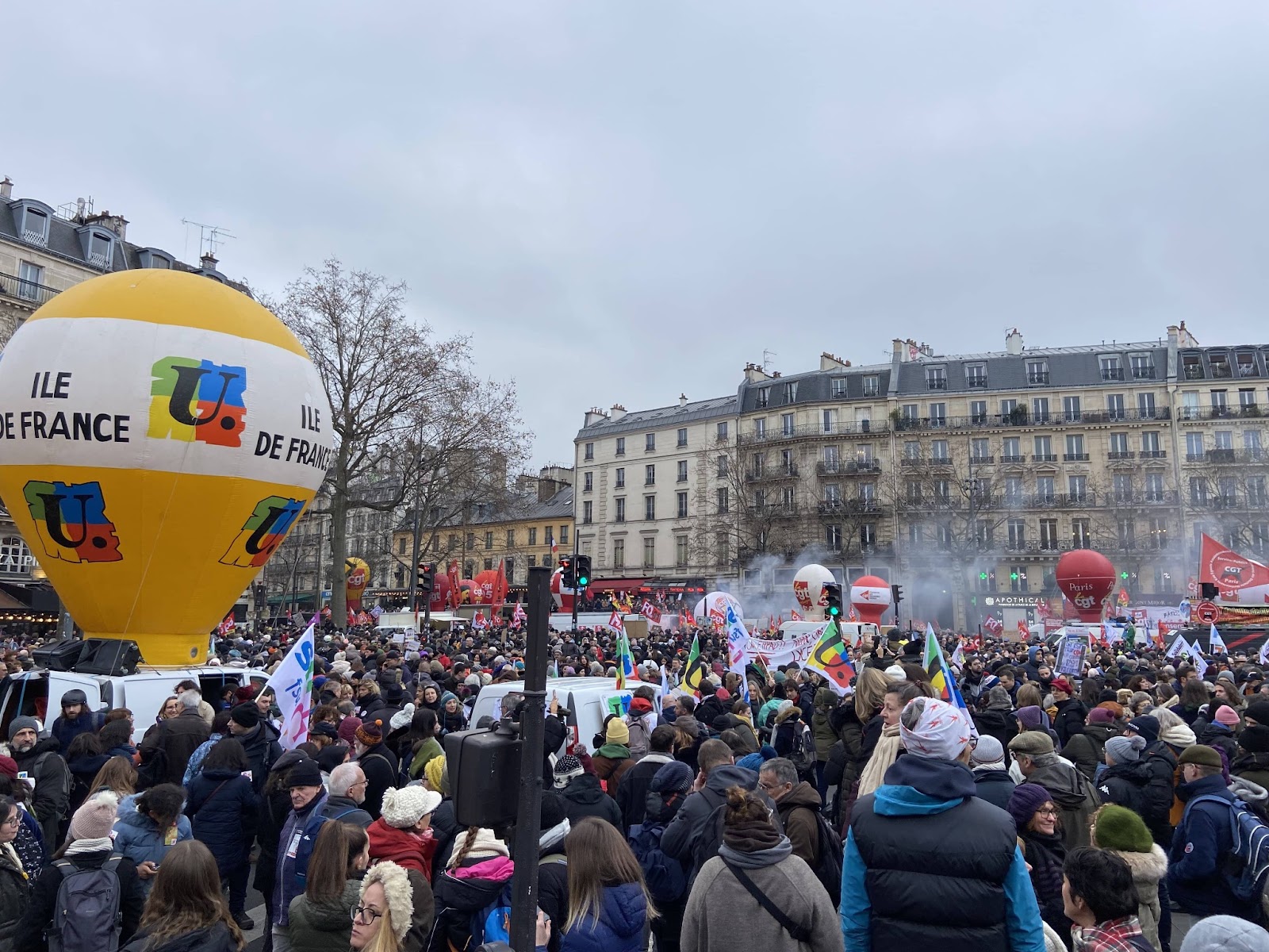Una delle manifestazioni in Francia contro la riforma del sistema pensionistico