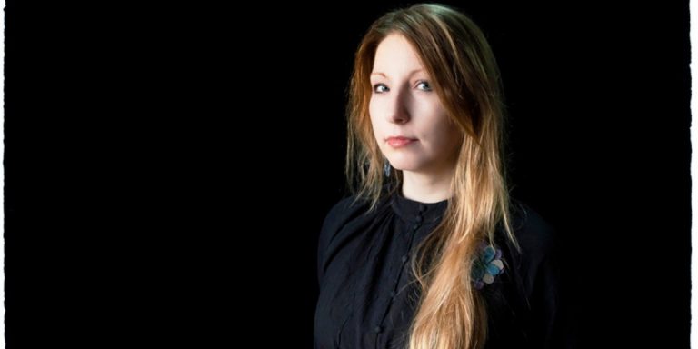 Un ritratto della scrittrice ucraina Victoria Amelina uccisa da un bombardamento russo.