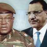 Nella foto: Amadou Abdramane e Mohamed Bazoum. Scaduto l'ultimatum della Cedeao, ora si attende di capire quale strada prenderà il colpo di Stato in Niger.