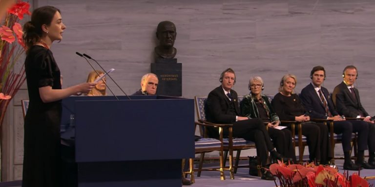 La premio Nobel per la pace 2022 Oleksandra Matviichuk, tiene un discorso.