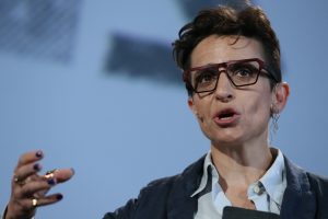 Masha Gessen, giornalista transgender non binariə, è nella lista dei ricercati del ministero dell'Interno russo. Gessen vive dal 2013 negli USA.