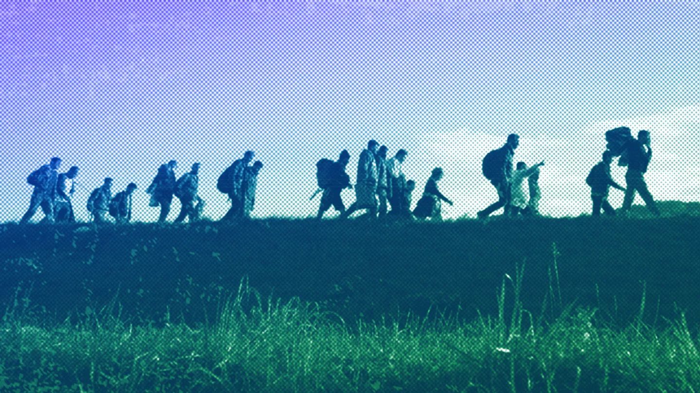 Migranti marciano lungo la rotta balcanica. L’Europa era davanti a un bivio: andare avanti con le politiche di deterrenza ed esclusione o dare l’esempio, ideando percorsi migratori sicuri e salvaguardando i diritti dei rifugiati e dei richiedenti asilo in uno spirito di leadership umanitaria globale. Con il patto sull'asilo e la migrazione l'UE ha scelto la prima strada e non c’è molto di cui sorprendersi.