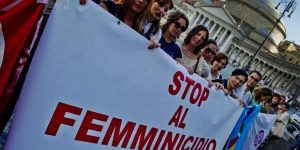 Una manifestazione a Roma contro i femminicidi