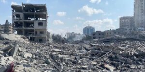 Gaza distrutta dagli attacchi di Israele su cui pende un procedimento per genocidio alla Corte Internazionale di Giustizia