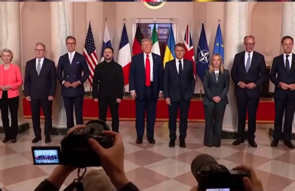 I leader europei con Trump e Zelensky nell'incontro a Washington sull'invasione della Russia in Ucraina.