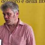 Lo scrittore ucraino e russofono Oleksii Nikitin durante il suo intervento al festival Pordenone Legge.