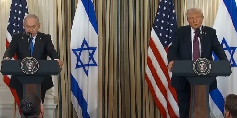 Trump e Netanyahu durante la conferenza stampa congiunta in cui è stato annunciato il piano per Gaza.