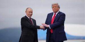 Trump stringe la mano di Putin nell'incontro negli Stati Uniti
