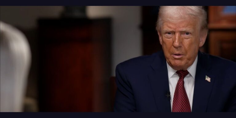 Il presidente USA Donald Trump durante l'intervista a Politico in cui attacca l'Europa