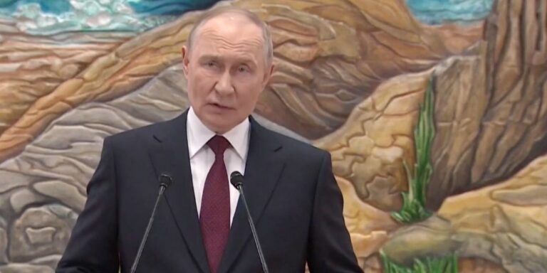 Putin durante una conferenza stampa