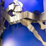 Scultura d’acciaio realizzata da Paolo Coia per il il Medical Center Orthotics & Prosthetics (MCOP), un polo d’avanguardia per protesi e riabilitazione in Ucraina.