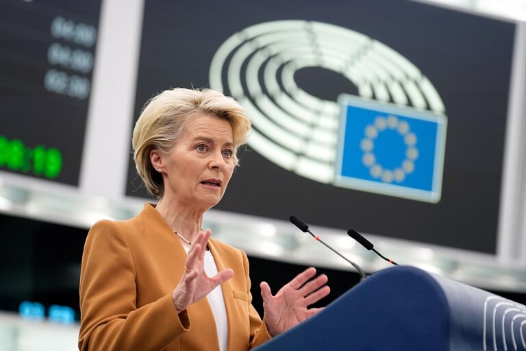 La presidente della Commissione Europea, Ursula von der Leyen, chiede l'indipendenza dalla tecnologia statunitense
