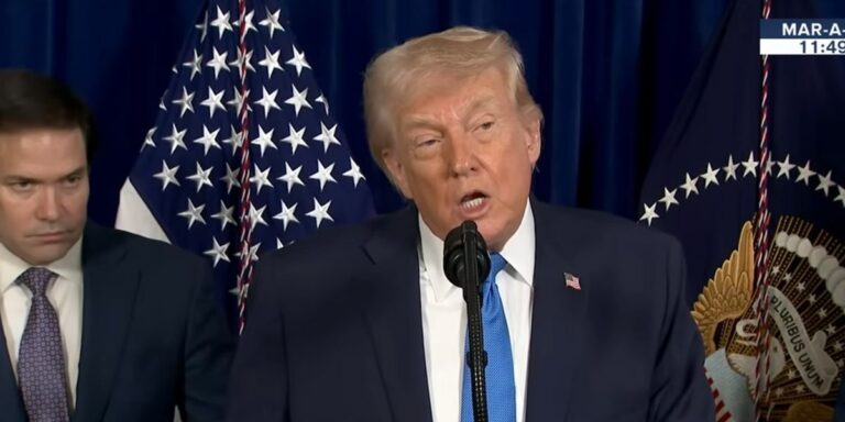 Il presidente USA Donald Trump durante la conferenza stampa in cui annuncia la cattura del presidente venezuelano Maduro