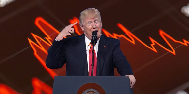 Il presidente degli Stati Uniti, Donald Trump, e sullo sfondo un grafico di andamento dei titoli